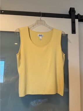 Chico’s Yellow Sleeveless Scoop Neck Tank Top
Size 3 (Chico’s size)